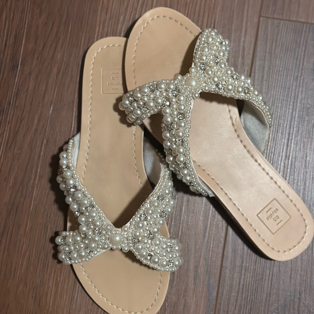 David's Bridal Cream Sandals with Crystal Embellishments